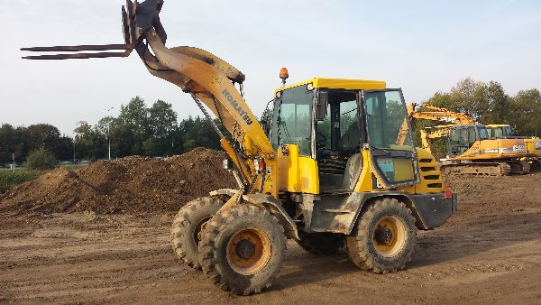 KOMATSU WA 85-3 tłoki i pierścienie